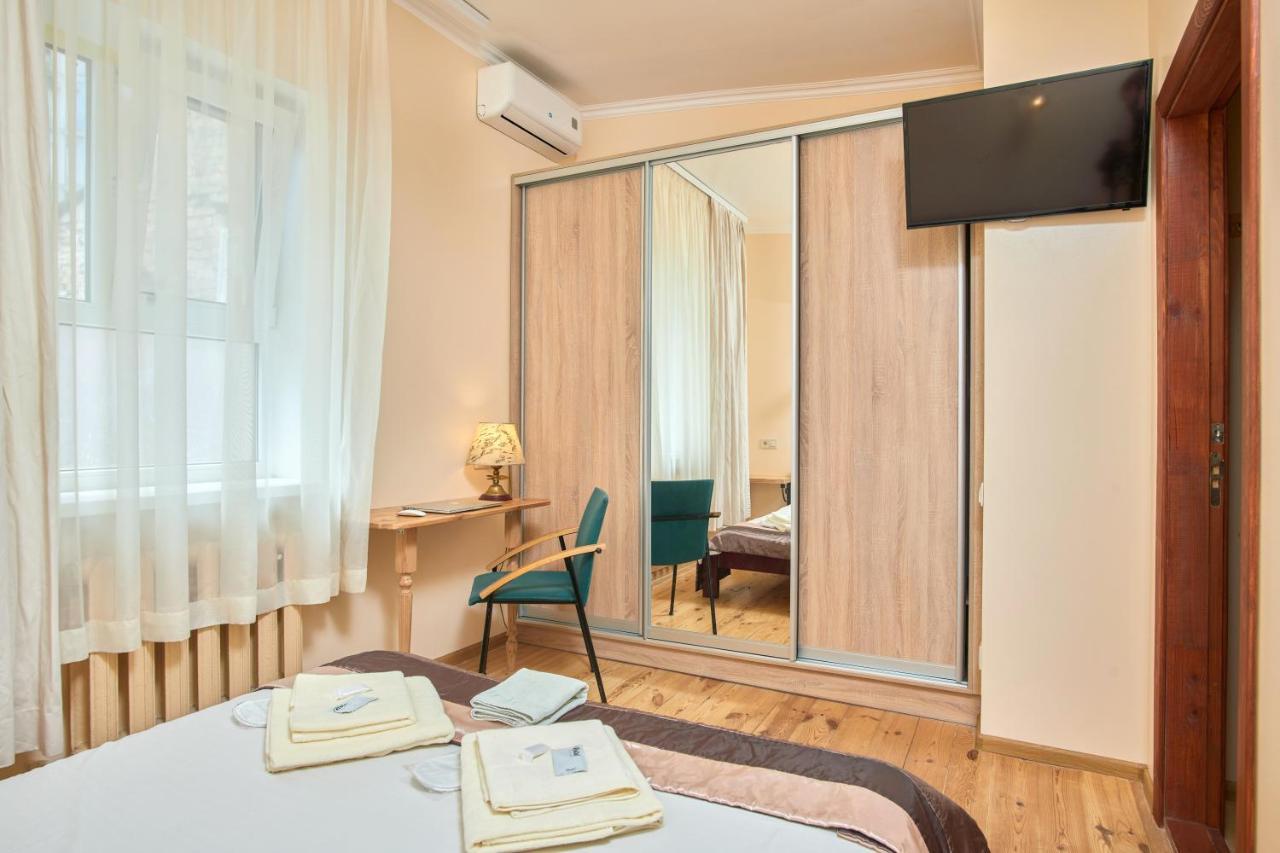Odessa Comfort House Aparthotel Exteriör bild